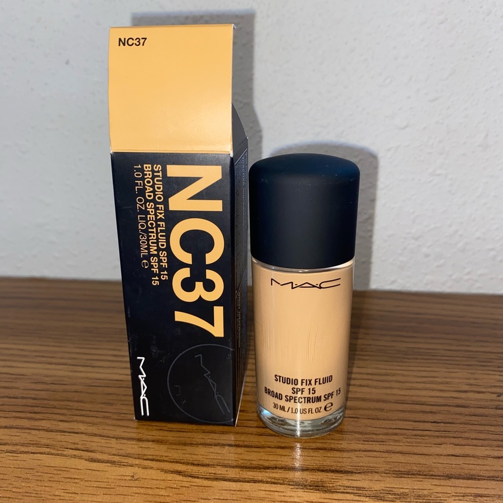 ❤️ SOLD ❤️ MAC Cosmetics Studio Fix Fluid